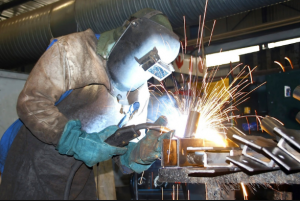 PELATIHAN PRAKTEK PENGELASAN LINGKUNGAN HIDUP DI GAS MINYAK DAN INDUSTRI GEOTHERMAL