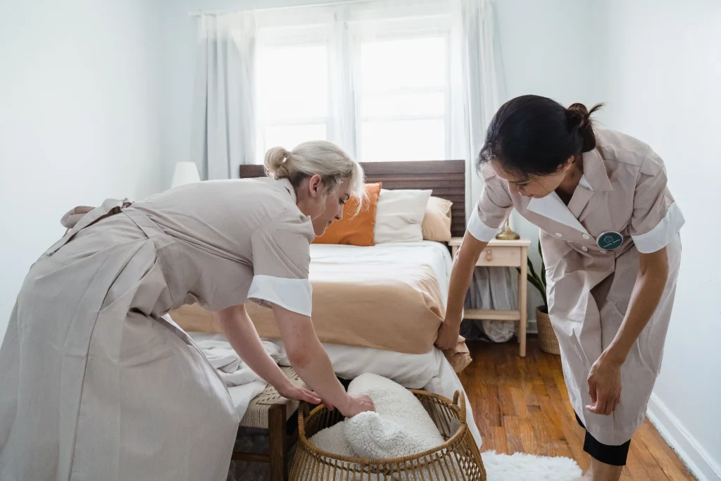 KISAH HOUSEKEEPING: PARA PENJAGA KENYAMANAN