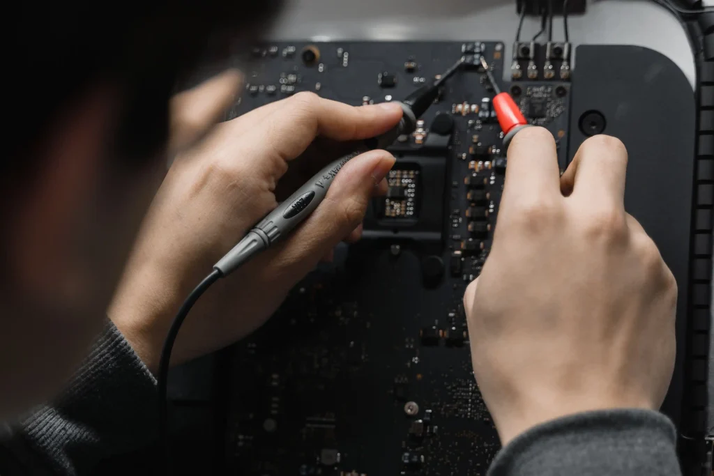 DASAR-DASAR TROUBLESHOOTING HARDWARE DAN SOFTWARE UNTUK PEMULA