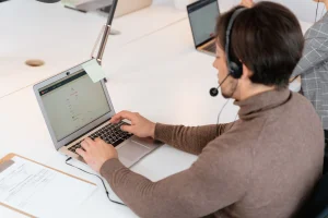 IT SUPPORT KUASAI SKILL INI SEBELUM MEMULAI KARIER DI BIDANG TEKNOLOGI INFORMASI