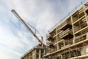 RISIKO PROYEK KONSTRUKSI DAN STRATEGI MITIGASINYA