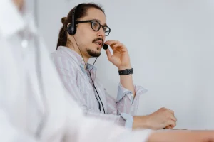 TEKNIK KOMUNIKASI EFEKTIF DALAM MENERAPKAN SERVICE EXCELLENT
