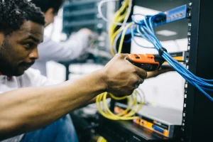 IT SUPPORT DASAR MENGENAL SISTEM OPERASI DAN KONFIGURASI