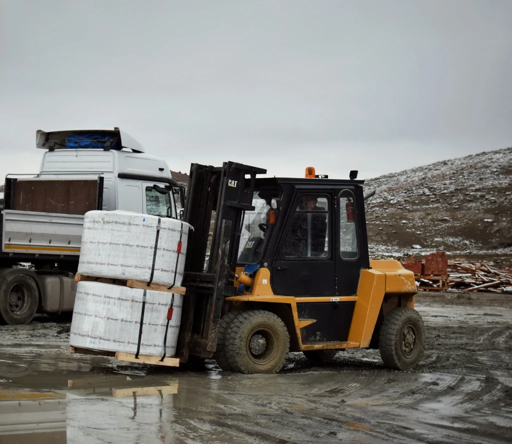 6 CARA MENGIDENTIFIKASI RISIKO TABRAKAN DAN TIPPING DALAM OPERASIONAL FORKLIFT