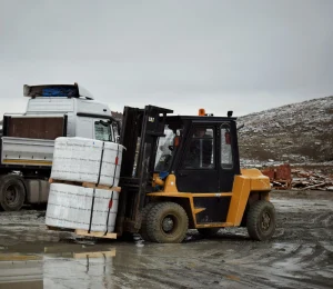 6 CARA MENGIDENTIFIKASI RISIKO TABRAKAN DAN TIPPING DALAM OPERASIONAL FORKLIFT