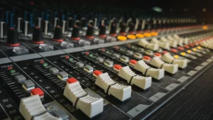 APA ITU EQUALIZER DAN BAGAIMANA CARA MENYEIMBANGKAN KARAKTER SUARA